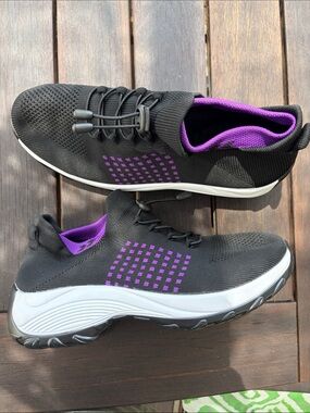 Comfort Wesr Black & Purple Knit Slip-On Athletic Sneakers Size 10